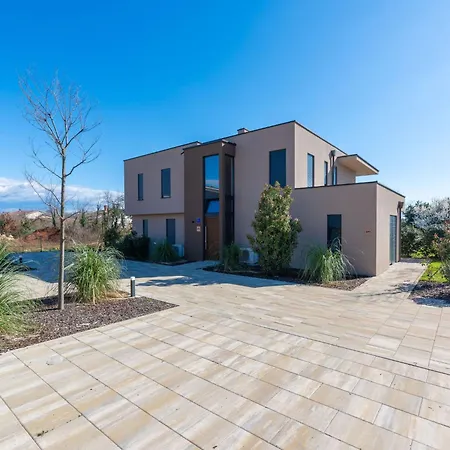Quercus Village App 3 Mit Privatem Pool By Interhome *