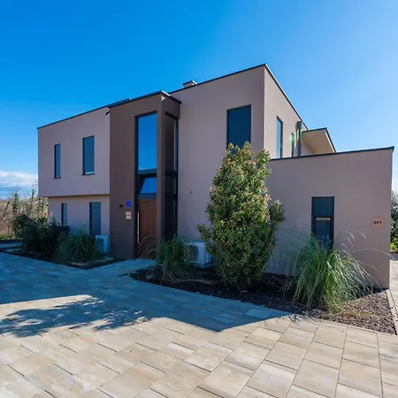 Quercus Village App 3 Mit Privatem Pool By Interhome Appartement *