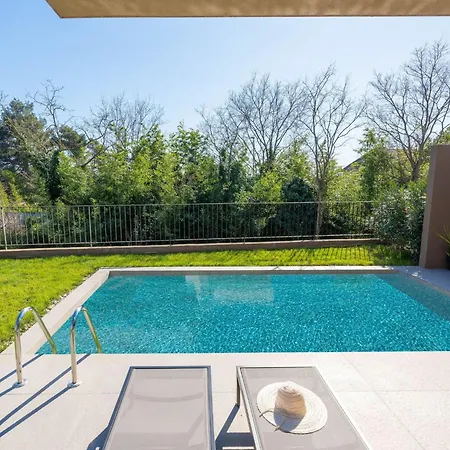 Quercus Village App 3 Mit Privatem Pool By Interhome Апартаменты *