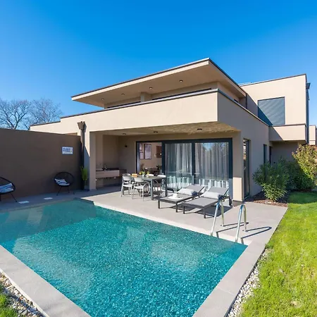 Quercus Village App 3 Mit Privatem Pool By Interhome Apartament *